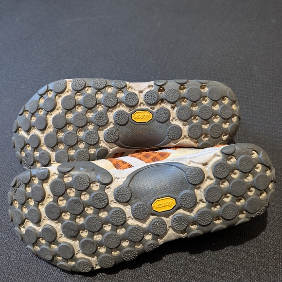 Women's New Balance Minimus Vibram Trail Shoes - Picture 4 of 6